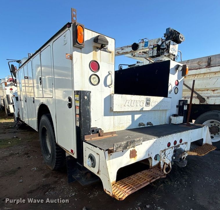 image for item EG7957 2008 International 4400 utility / service truck