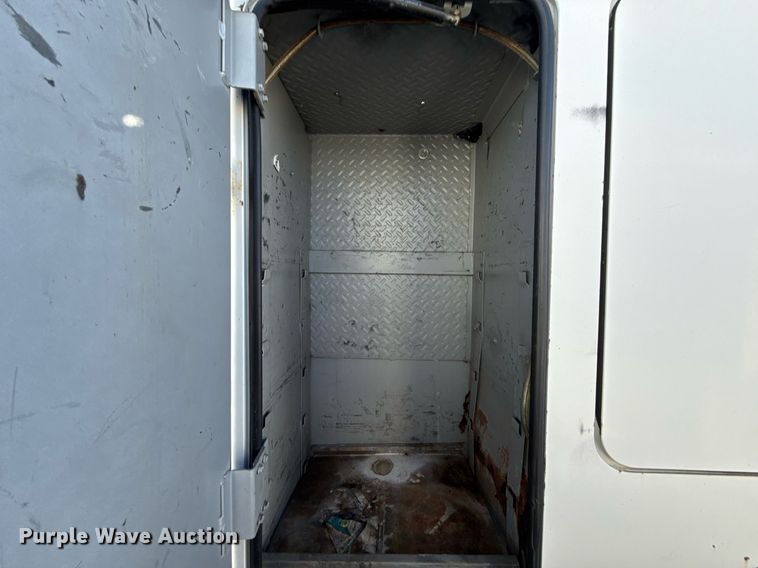 image for item EG7957 2008 International 4400 utility / service truck