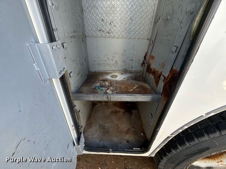 image for item EG7957 2008 International 4400 utility / service truck