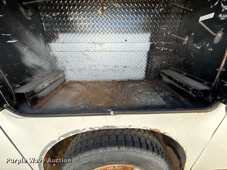 image for item EG7957 2008 International 4400 utility / service truck