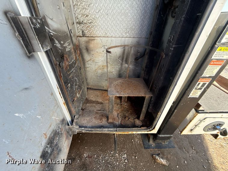 image for item EG7957 2008 International 4400 utility / service truck