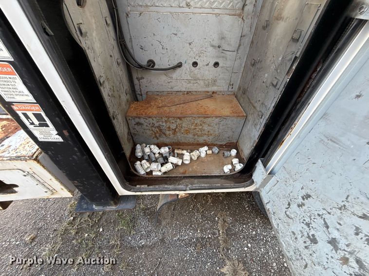 image for item EG7957 2008 International 4400 utility / service truck