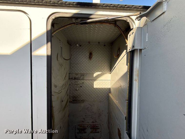 image for item EG7957 2008 International 4400 utility / service truck