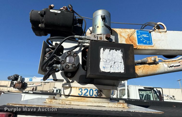 image for item EG7957 2008 International 4400 utility / service truck