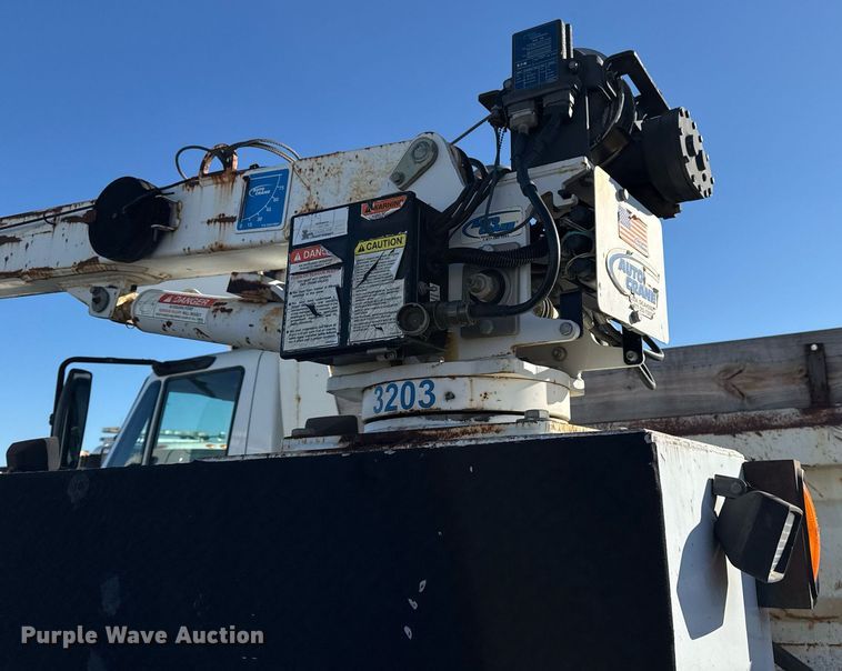 image for item EG7957 2008 International 4400 utility / service truck