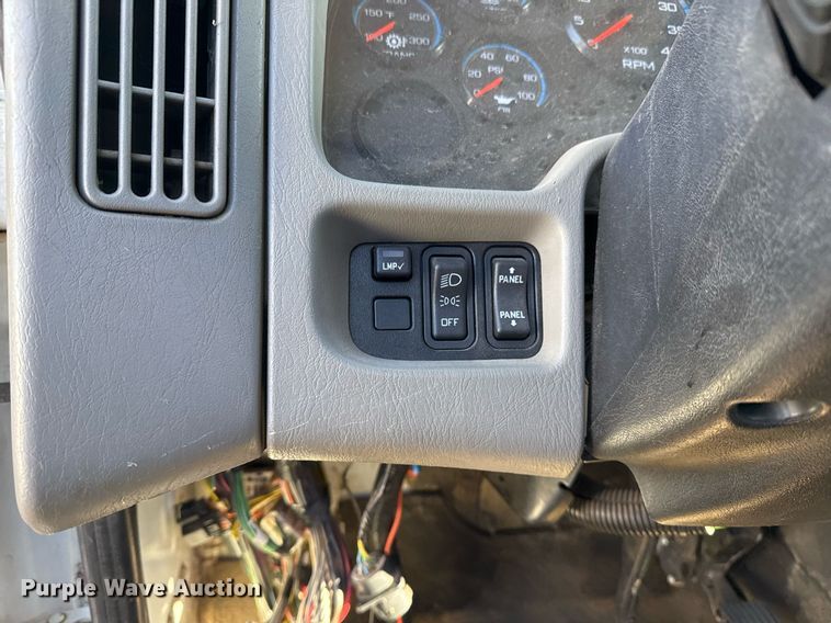 image for item EG7957 2008 International 4400 utility / service truck