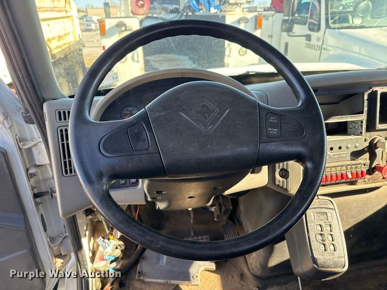 image for item EG7957 2008 International 4400 utility / service truck