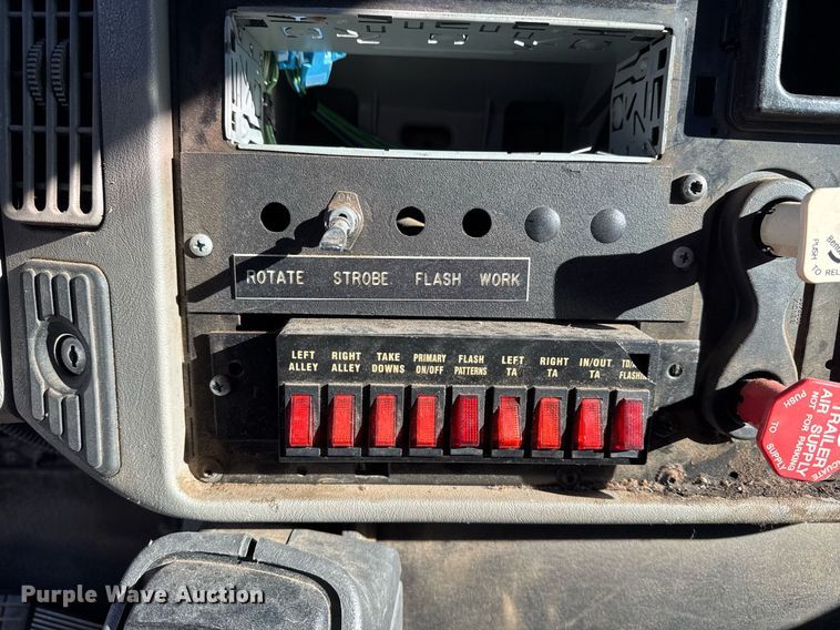 image for item EG7957 2008 International 4400 utility / service truck