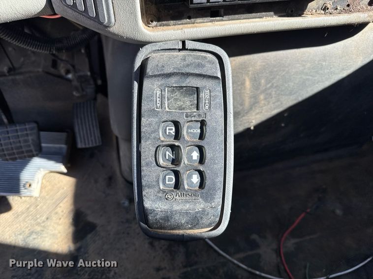 image for item EG7957 2008 International 4400 utility / service truck