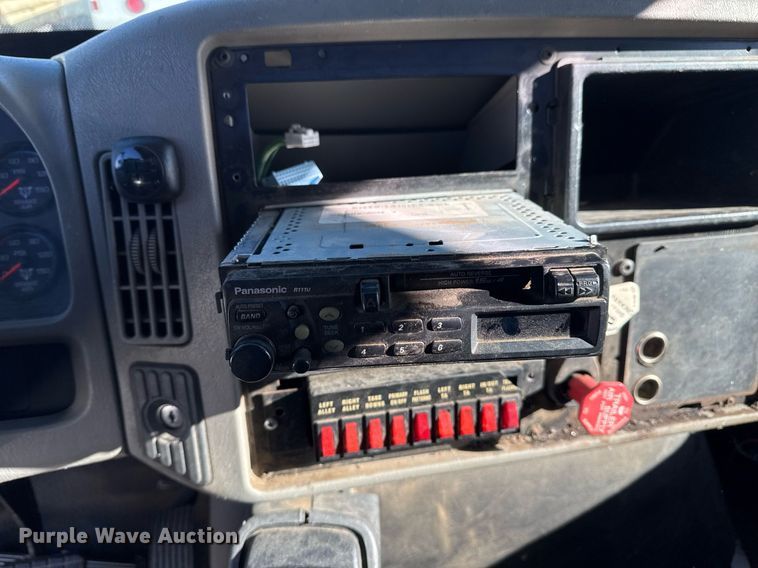 image for item EG7957 2008 International 4400 utility / service truck