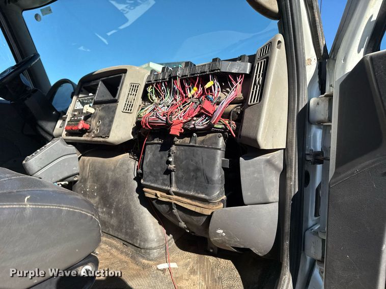 image for item EG7957 2008 International 4400 utility / service truck