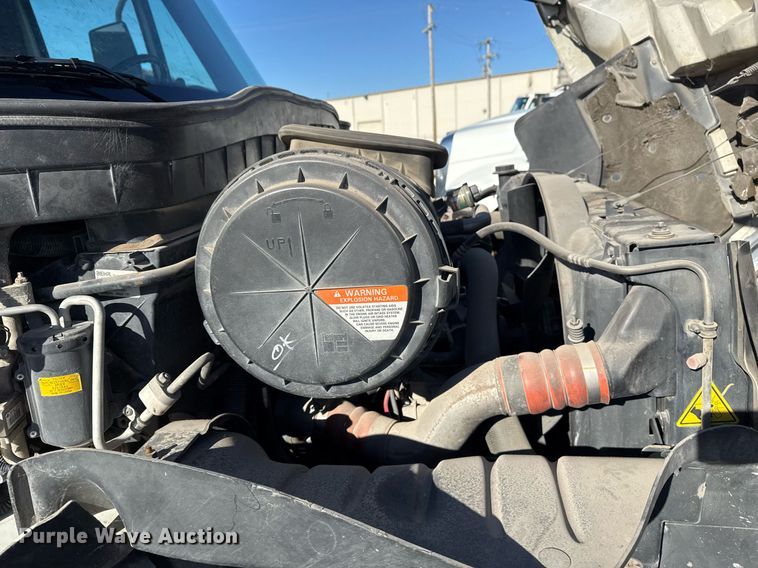 image for item EG7957 2008 International 4400 utility / service truck