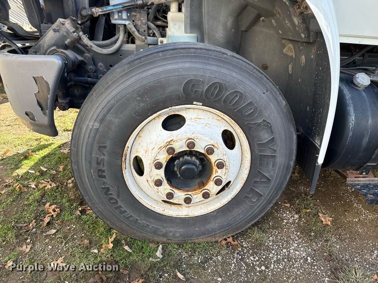 image for item EG7957 2008 International 4400 utility / service truck