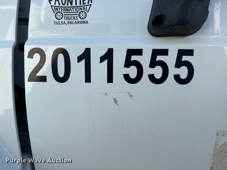 image for item EG7958 2011 International 7400 dump truck