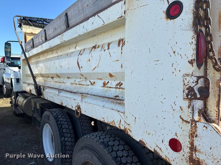 image for item EG7958 2011 International 7400 dump truck