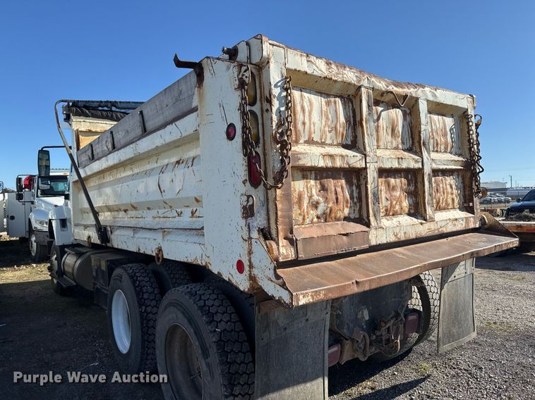 image for item EG7958 2011 International 7400 dump truck