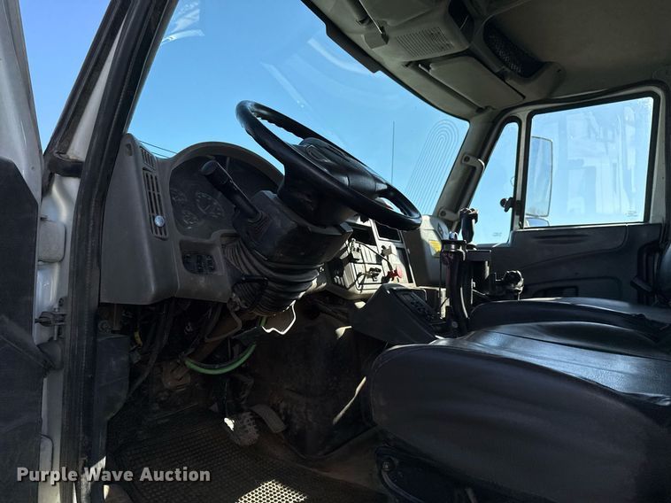 image for item EG7958 2011 International 7400 dump truck