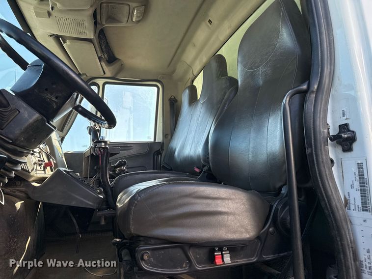 image for item EG7958 2011 International 7400 dump truck