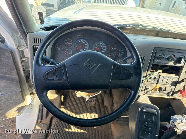 image for item EG7958 2011 International 7400 dump truck