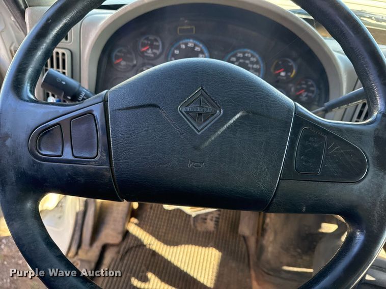 image for item EG7958 2011 International 7400 dump truck