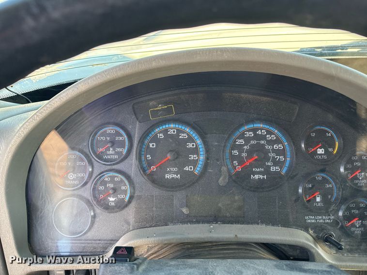 image for item EG7958 2011 International 7400 dump truck