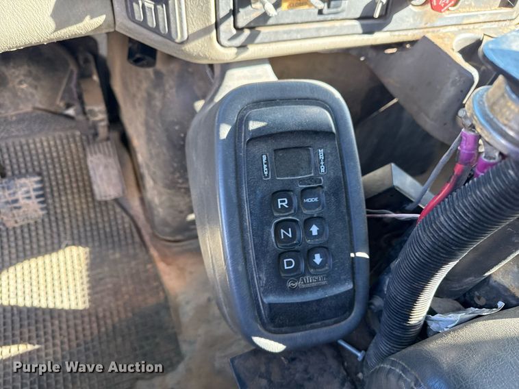 image for item EG7958 2011 International 7400 dump truck