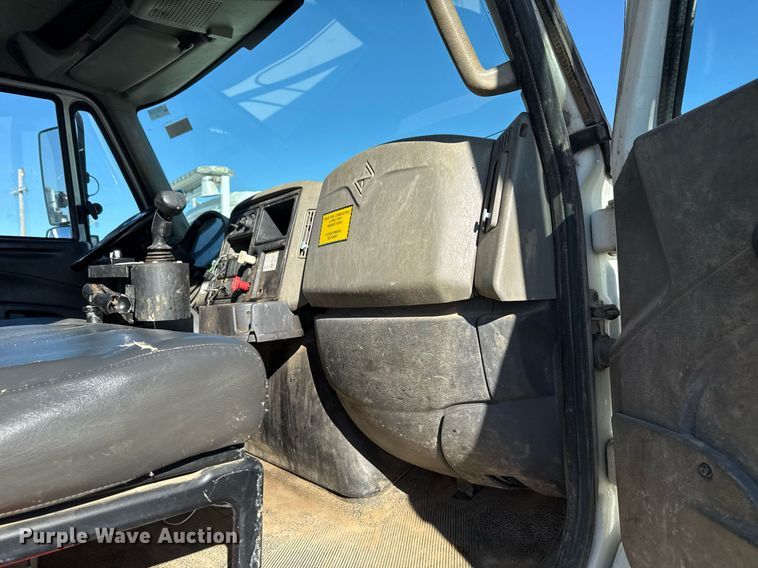 image for item EG7958 2011 International 7400 dump truck