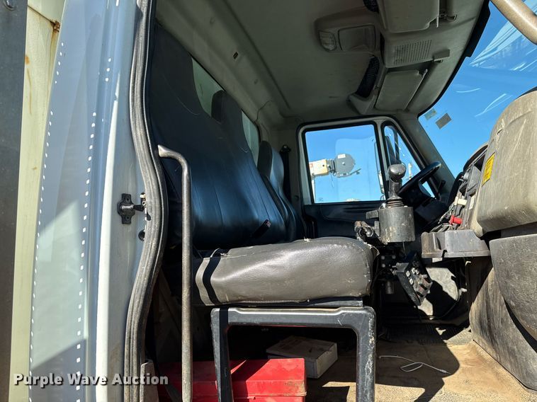 image for item EG7958 2011 International 7400 dump truck