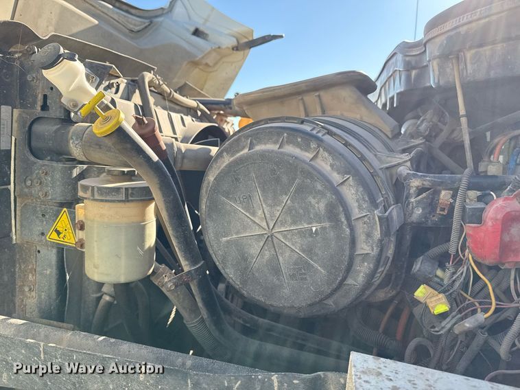 image for item EG7958 2011 International 7400 dump truck