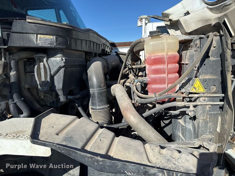 image for item EG7958 2011 International 7400 dump truck