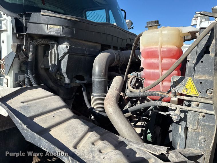 image for item EG7958 2011 International 7400 dump truck