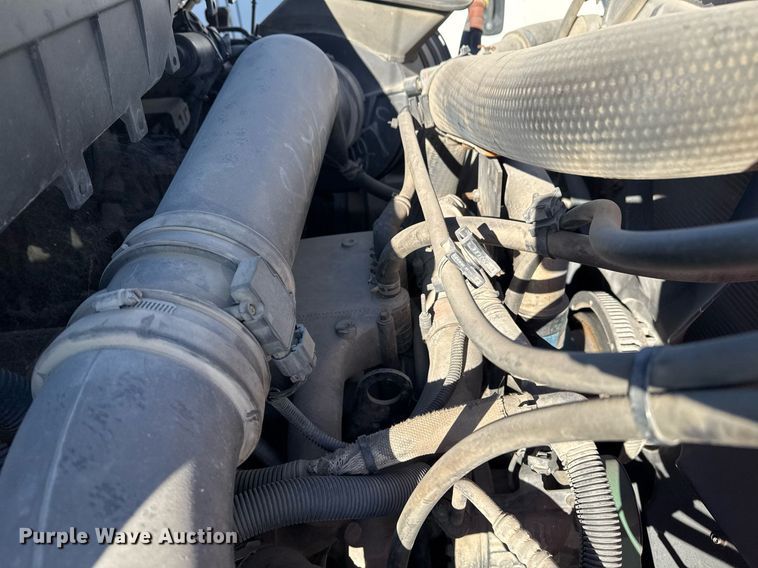 image for item EG7958 2011 International 7400 dump truck