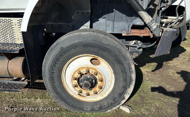 image for item EG7958 2011 International 7400 dump truck