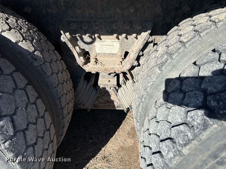 image for item EG7958 2011 International 7400 dump truck