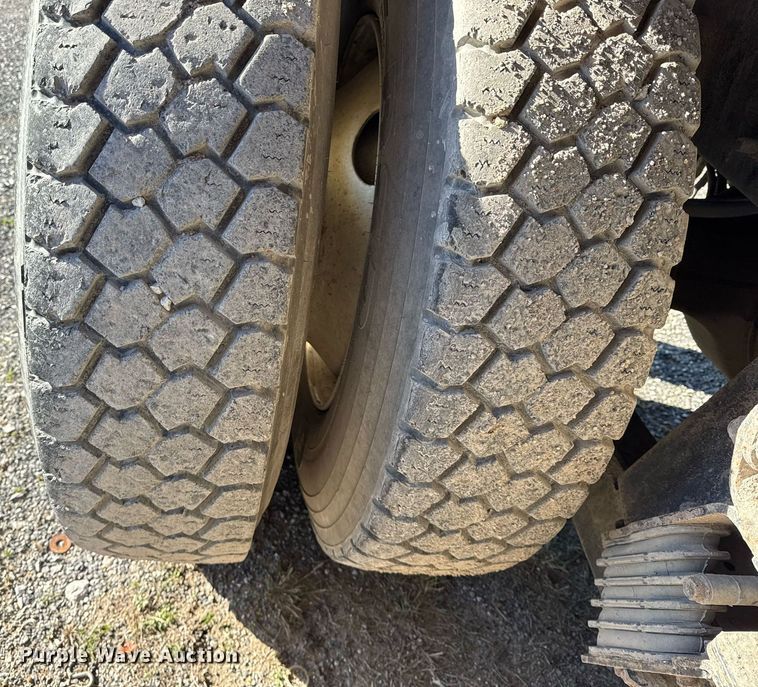 image for item EG7958 2011 International 7400 dump truck