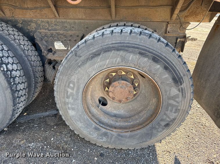 image for item EG7958 2011 International 7400 dump truck