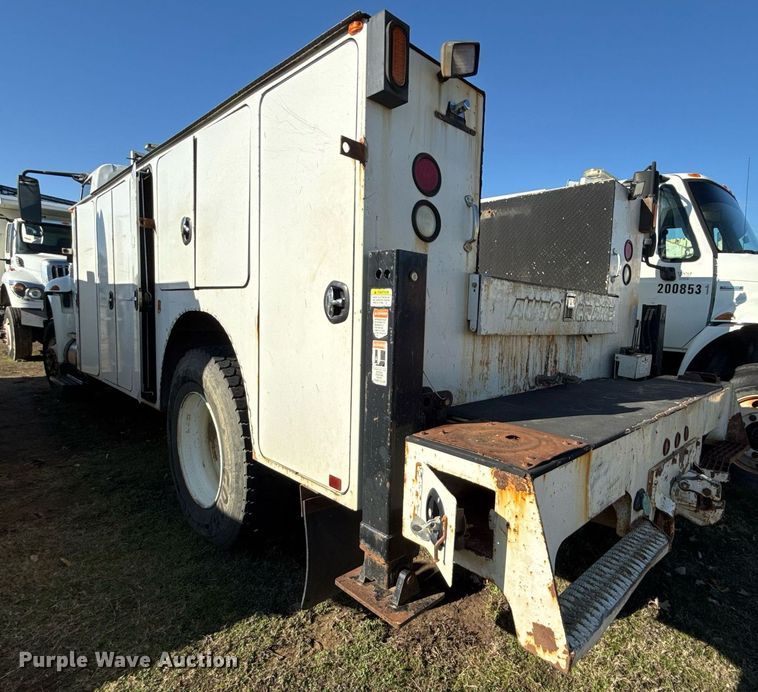 image for item EG7959 2008 International 4400 utility / service truck
