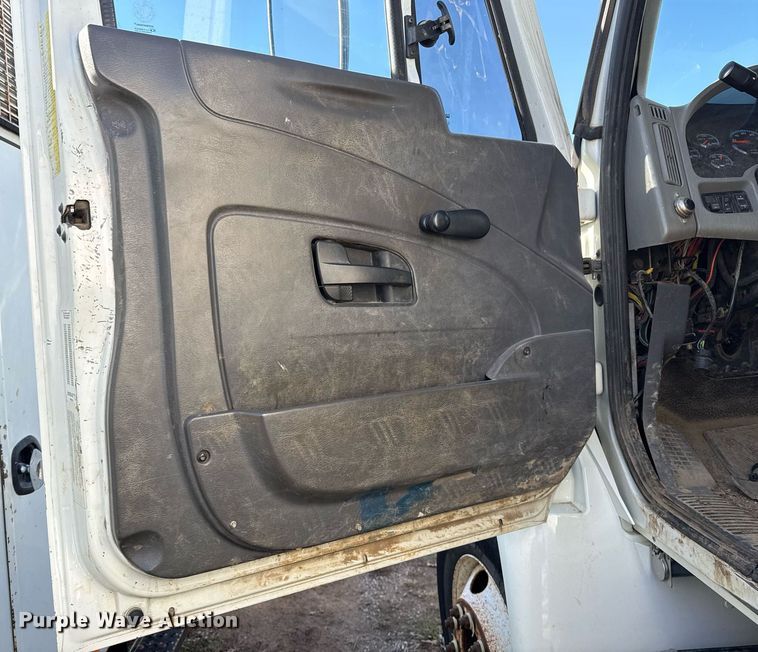 image for item EG7959 2008 International 4400 utility / service truck