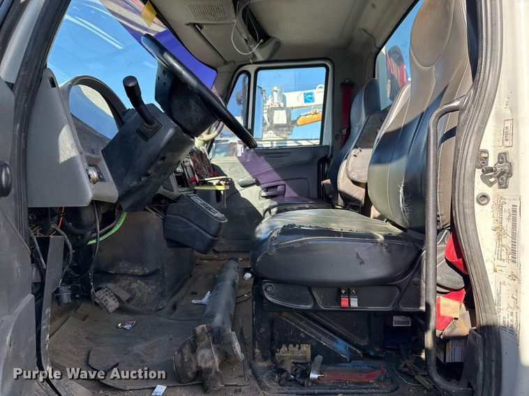 image for item EG7959 2008 International 4400 utility / service truck