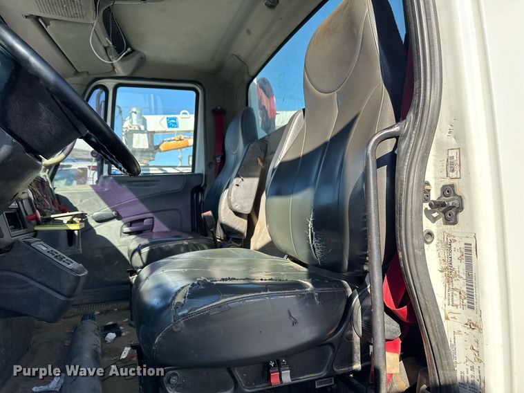 image for item EG7959 2008 International 4400 utility / service truck