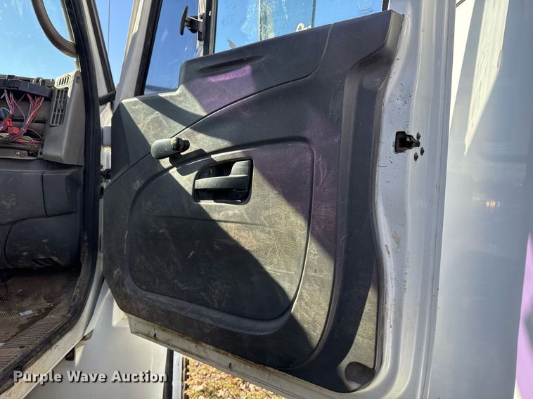 image for item EG7959 2008 International 4400 utility / service truck