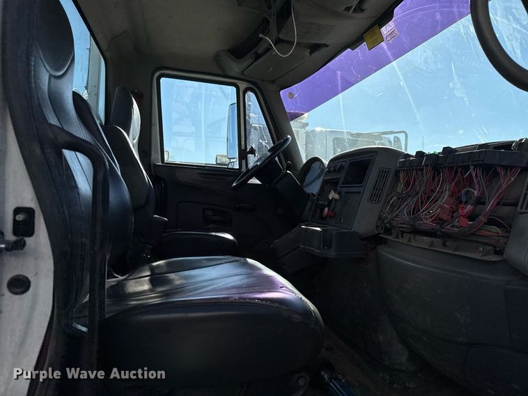 image for item EG7959 2008 International 4400 utility / service truck