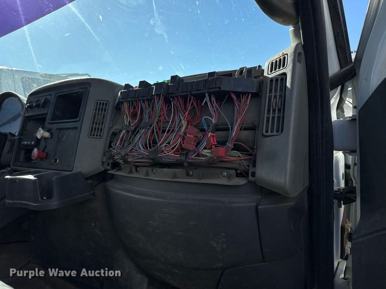 image for item EG7959 2008 International 4400 utility / service truck