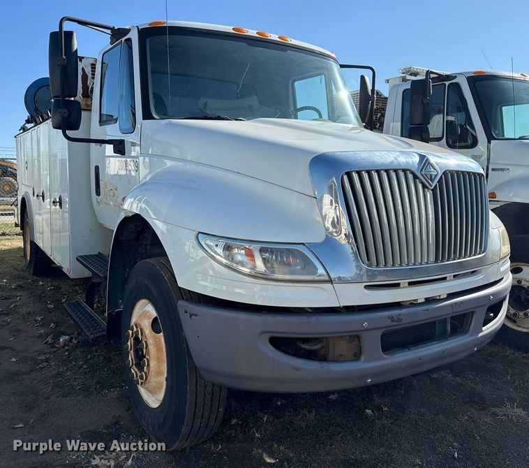 image for item EG7960 2009 International 4400 utility / service truck