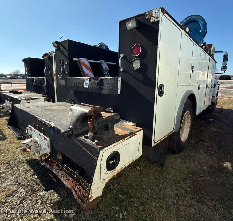 image for item EG7960 2009 International 4400 utility / service truck