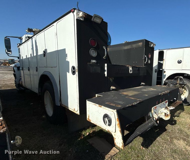 image for item EG7960 2009 International 4400 utility / service truck