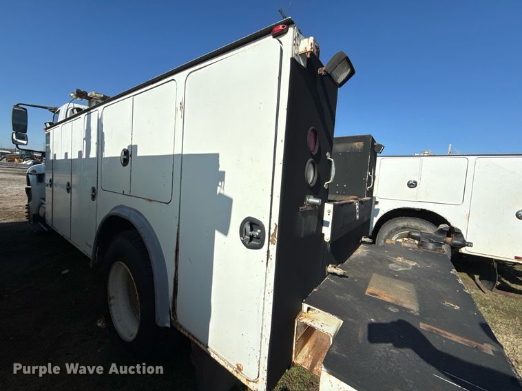 image for item EG7960 2009 International 4400 utility / service truck