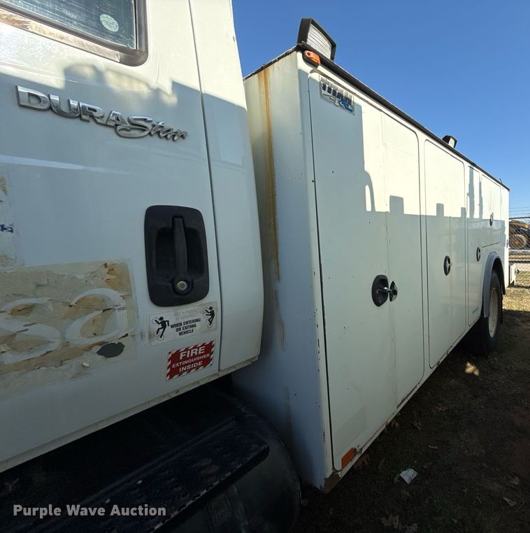 image for item EG7960 2009 International 4400 utility / service truck