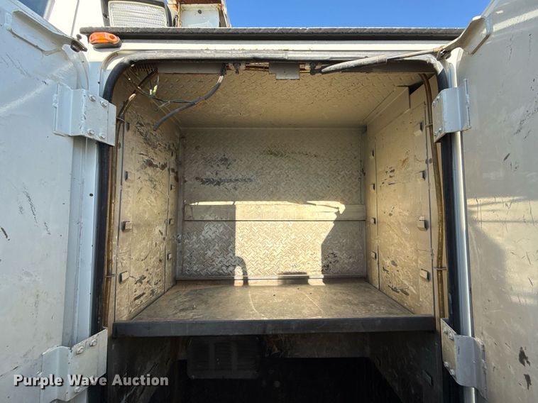 image for item EG7960 2009 International 4400 utility / service truck