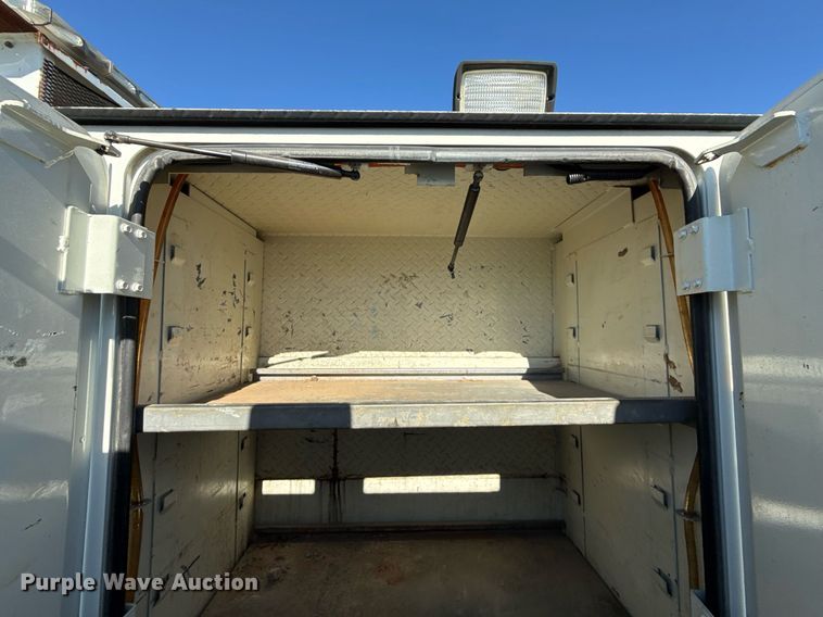 image for item EG7960 2009 International 4400 utility / service truck